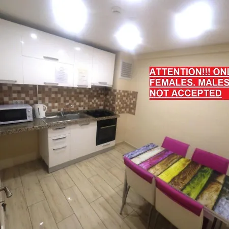 Hotel !only Females! Bakirkoy Ladies Stambuł