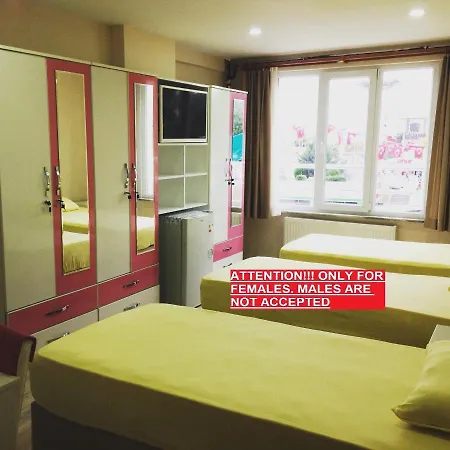 Szálloda !only Females! Bakirkoy Ladies