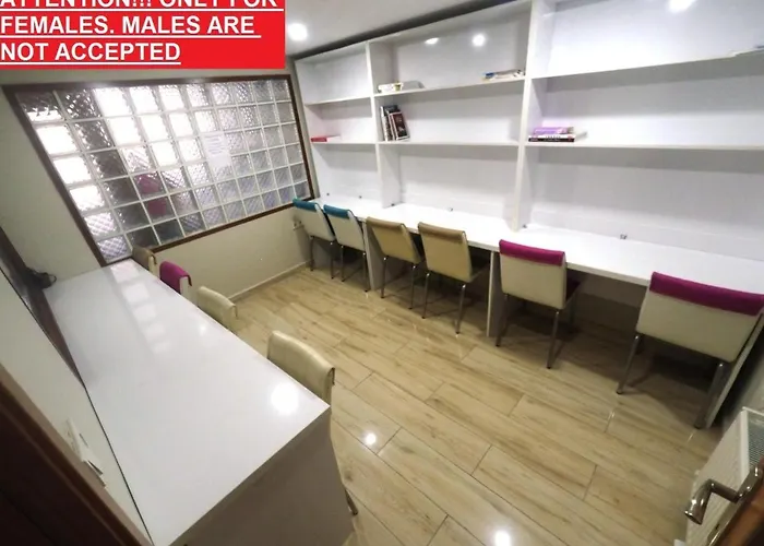 Szálloda !only Females! Bakirkoy Ladies